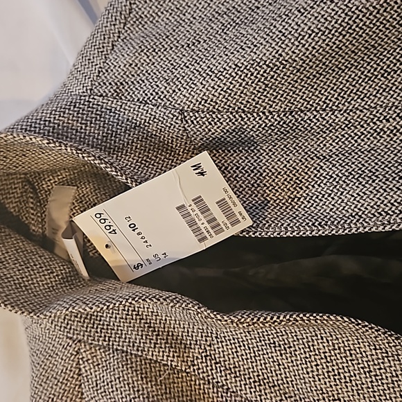 Blazer - Picture 2 of 4